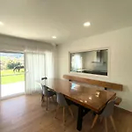 Casa Moderna Con Jardin Y Barbacoa *