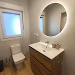Casa Moderna Con Jardin Y Barbacoa *