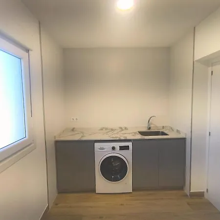 Casa Moderna Con Jardin Y Barbacoa * Helguera