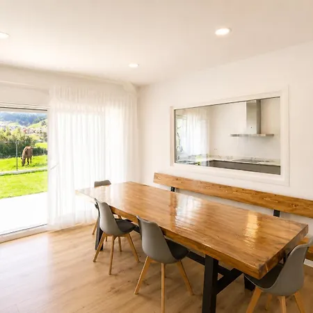 Casa Moderna Con Jardin Y Barbacoa Vakantiehuis Helguera (Reocin)