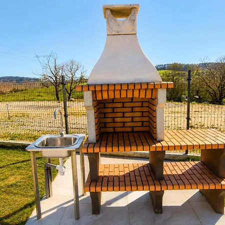 Casa Moderna Con Jardin Y Barbacoa Vakantiehuis Helguera (Reocin)