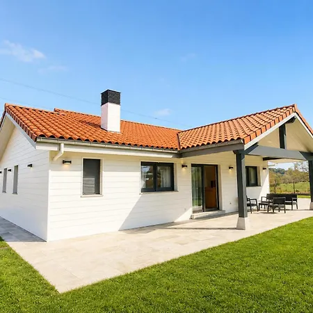 Casa Moderna Con Jardin Y Barbacoa *