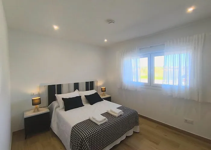 Casa Moderna Con Jardin Y Barbacoa Ferienhaus Helguera (Reocin)