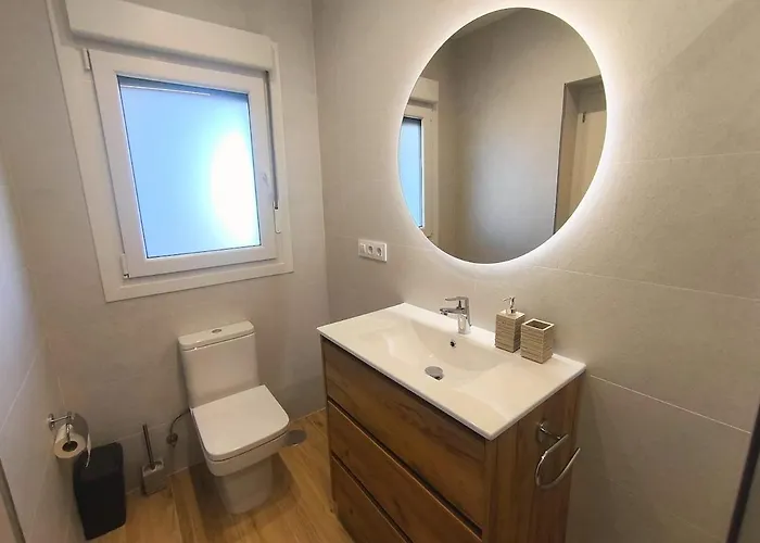 Casa Moderna Con Jardin Y Barbacoa *