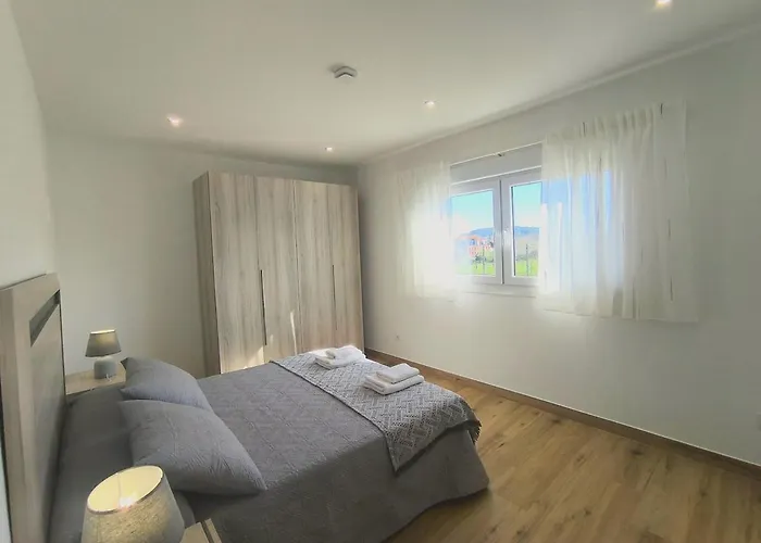 Casa Moderna Con Jardin Y Barbacoa Ferienhaus *